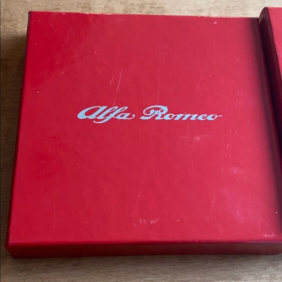 Red Alfa Romeo paper box - Picture 6 of 6